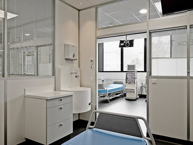 Centro de  Fresenius Medical Care sala de tratamiento separada